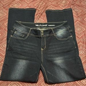 Women’s Bootcut Wallflower Jeans, NWOT, 17 Short